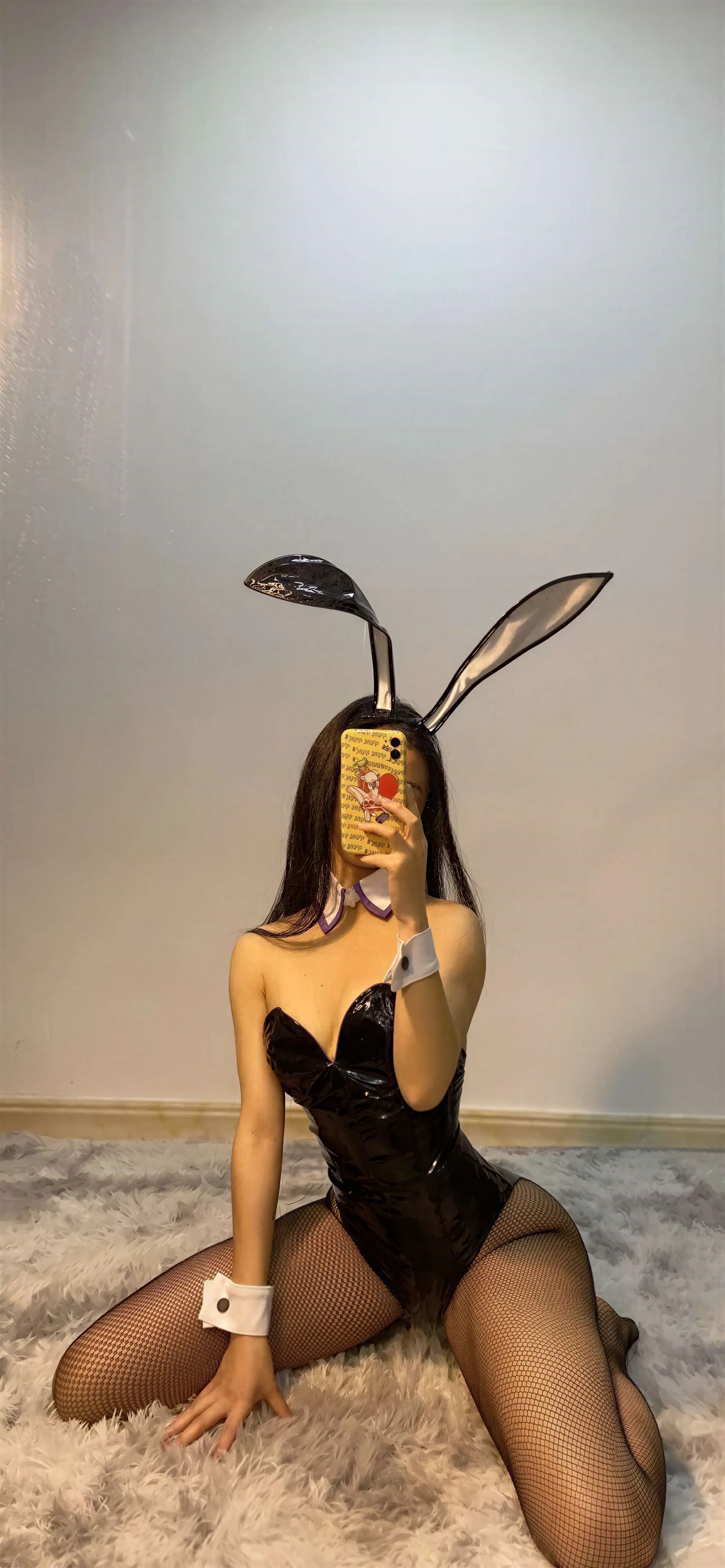 俏妞qiaoniuTT – 渔网蜜桃臀兔女郎 17P